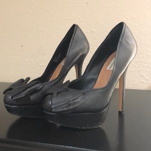 Steve Madden Black bow platform heels